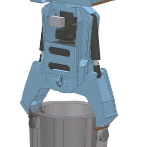 Kokillengreifertraverse mit Tragfähigkeit 32t zum Einsatz in einer Gießerei: Verschiedene Kokillen können mit dem endlos drehbaren Greifer aufgenommen werden. Zusätzlich wurden zwei Anschweißhaken je 10t Trägfähigkeit aufgebaut.