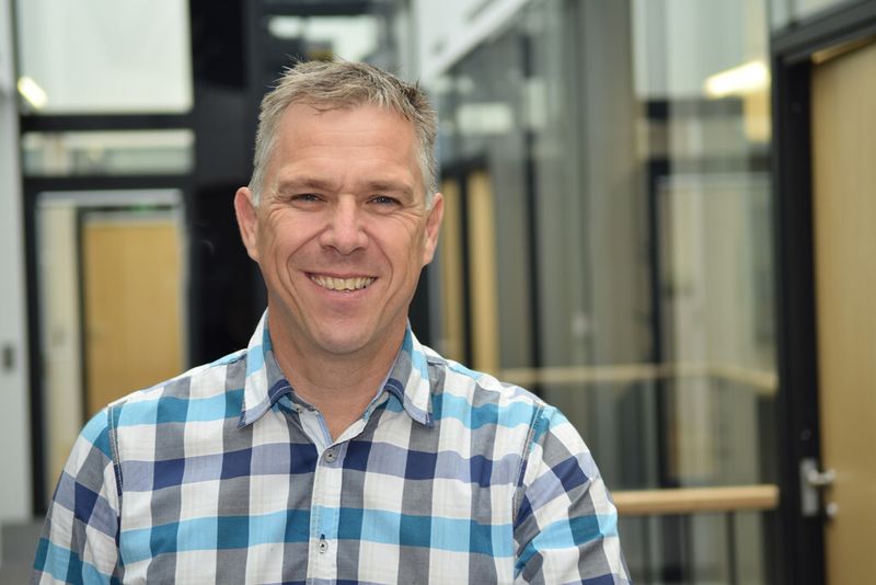 Aexander Müller, Entwicklung bei Mayr Antriebstechnik: „Mit den Roba-Guidestop-Sicherheitsbremsen bietet sich die Möglichkeit, eine Last unmittelbar dort sicher abzubremsen, wo es notwendig ist, d. h. von wo das Gefährdungsrisiko ausgeht. Das gewährleistet höchste Sicherheit für Personen und Material.“ (Bild: Mayr Antriebstechnik)