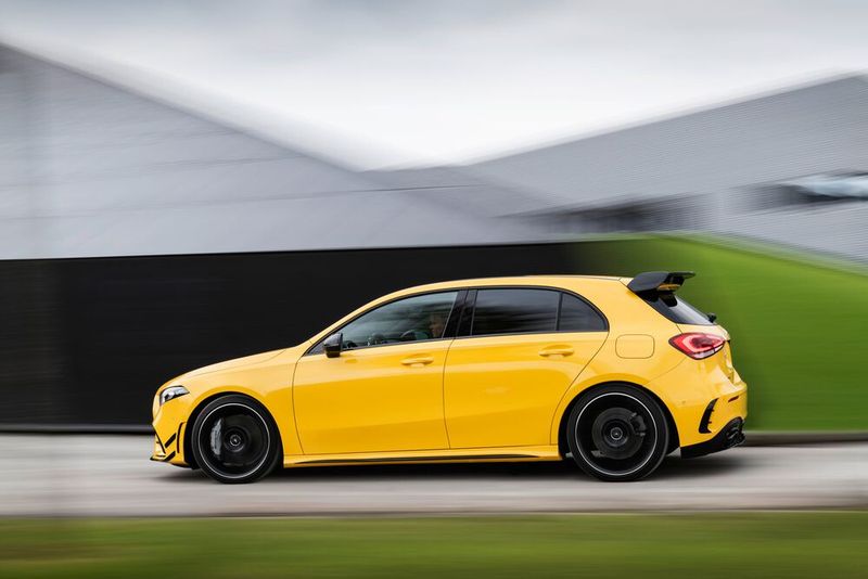 Immerhin 306 PS mobilisiert der Zweiliter-Vierzylinder des A 35. (Bild: Mercedes-Benz)