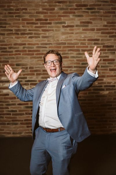 Claudio Carrano (Carrano IT-Consulting) hat auf jeden Fall Spaß beim Fotoshooting. (Bild: KAUFFMANN STUDIOS)