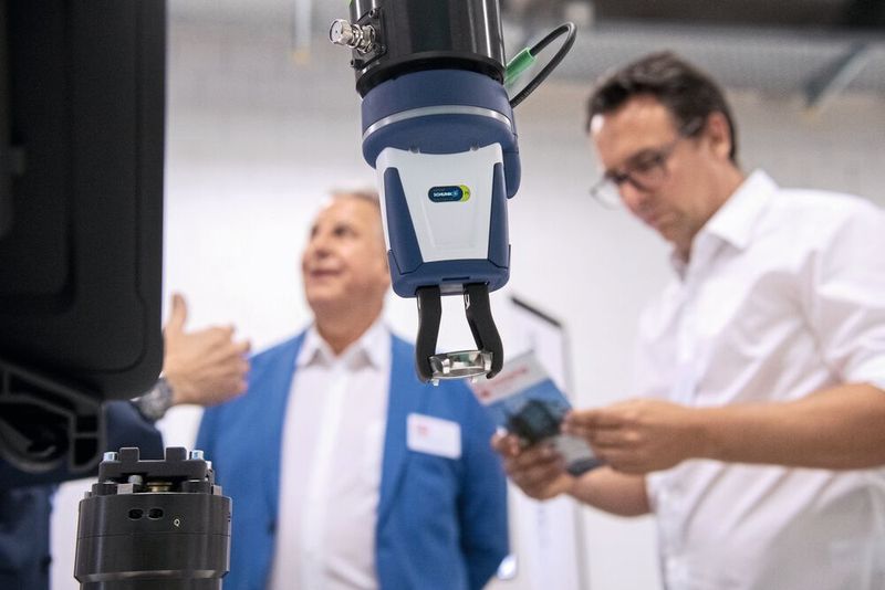 Reger Austausch zwischen den Besuchern und Ausstellern. (Bild: Thomas Entzeroth)