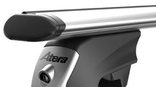 Der Signo RTD ist für Fahrzeuge mit aufliegender Dachreling konzipiert. (Atera)