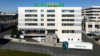 Schaeffler wird am Standort Schweinfurt 590 Jobs abbauen. Im Bild: Die Unternehmenszentrale in Herzogenaurach. (Bild: Dominik Obertreis)