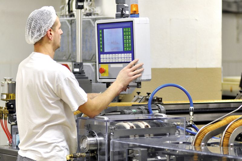 Der reibungslose Ablauf der Produktion ist Voraussetzung für die Erzeugung qualitativ hochstehender Produkte.  (© industrieblick - Fotolia)