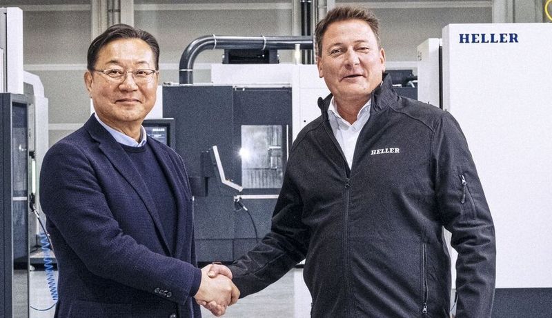 Won-jong Kim, CEO of DN Solutions, and Dr. Thorsten Schmidt, CEO of the Heller Group, agree: "This strategic partnership strengthens the position of both companies in precision technology."(Image: Heller)