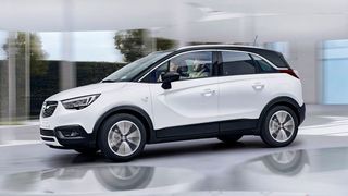 Opel bringt mit dem Crossland X ein neues SUV auf den Markt. Unterhalb des Mokka positioniert, ersetzt der Crossland X auch den Mini-Van Meriva. (Opel)