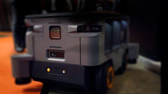 Auf der Vision 2026 präsentiert ifm electronic Lösungen für die Optimierung von Produktion und Prozessen sowie robuste und zuverlässige Perception-Lösungen für die mobile Robotik. (Bild:  ifm)