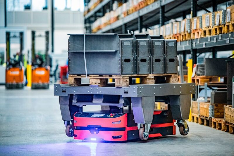 Safelog gehört zu den globalen Top-3-Playern in Sachen autonomer Transportsysteme. Diese Roboter haben Mercedes-Benz jetzt davon überzeugt, das Unternehmen mit dem Supplier Award in der Kategorie Qualität zu ehren.