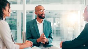 Der ISC2 „Code of Professional Conduct“ schlägt Leitlinien für ethisches, rechtlich konformes und verantwortliches Verhalten von Cybersicherheitsfachleuten vor, um Integrität, Vertrauen und öffentliche Sicherheit zu wahren. (Bild: © FremtonClay/peopleimages.com - stock.adobe.com)