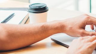 Platz 1: Stromsparen im Homeoffice – wir zeigen acht Tipps, wie das geht.  (©SFIO CRACHO - stock.adobe.com)