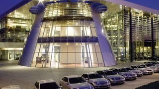 Die Stuttgarter Mercedes-Benz Niederlassung belegt beim Service Award 2018 den dritten Platz.         (Daimler)