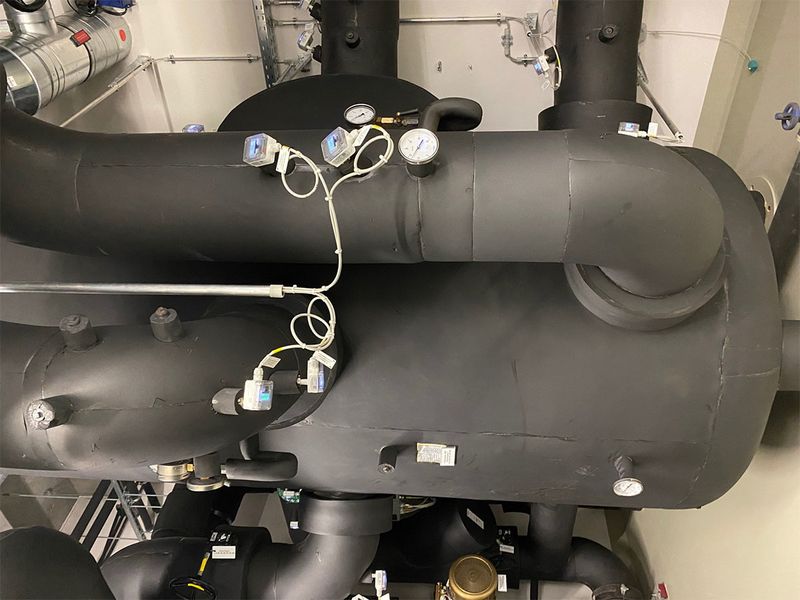 Neben den technischen Herausforderungen waren vor der Inbetriebnahme auch juristische zu bewältigen - schließlich geht es beim Grundwasser um eine begrenzte und wertvolle Ressource für die Kommune und die Bürger. Am vehementesten waren vorab die Einwände des lokalen Fischereiverbands.  (E-Shelter)