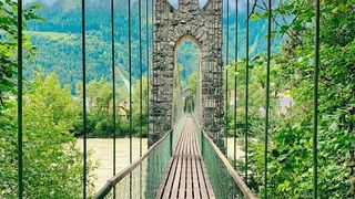 Das Fraunhofer-Institut für Produktionsanlagen und Konstruktionstechnik (IPK) in Berlin will eine Brücke bauen, die den Graben systematisch überspannt, den Abweichungen von Sollvorgaben in der Produktion aufreißen. Lesen Sie hier, worum es geht. Vielleicht kann es auch Ihnen helfen. (Fraunhofer-IPK)