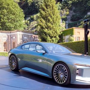Auch die Front des Konzepts könnte Hinweise auf kommende Design-Neuerungen bei BMW geben.(Bild:  BMW)