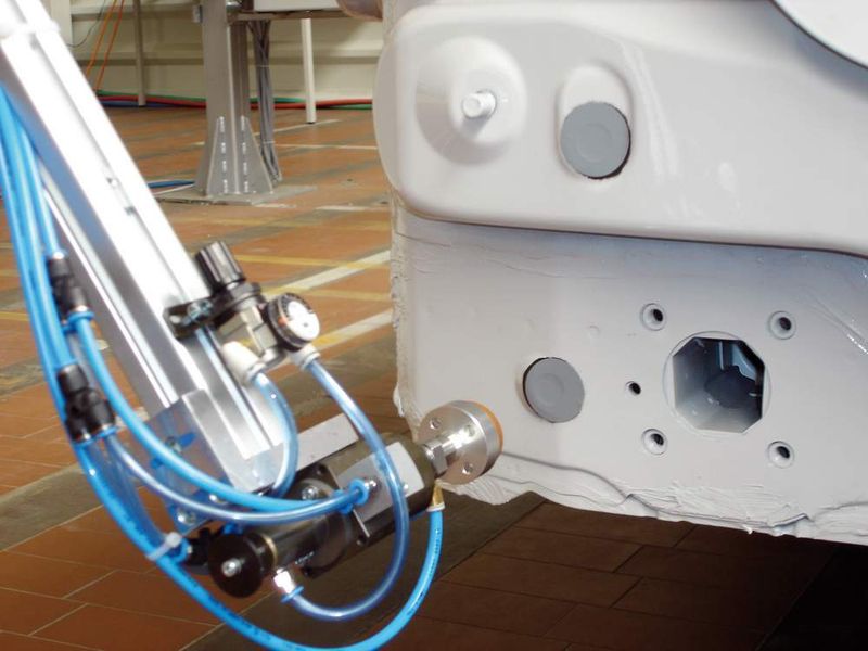 Die automatisierte Applikation gewährleistet ein immer gleiches Resultat und damit ein gleich bleibend hohes Qualitätsniveau.Bilder: Acos (Archiv: Vogel Business Media)