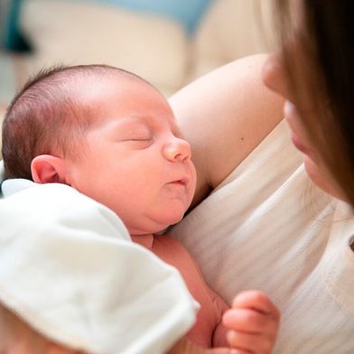 Poiché la depressione prenatale è un disturbo sia comune che curabile, migliorare l’accesso a interventi di salute mentale basati su evidenze scientifiche durante la gravidanza potrebbe giovare al benessere mentale delle madri e alla generazione futura. (Fonte:con licenza gratuita)
