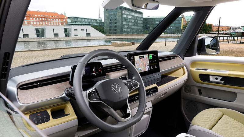 Die Displays im Cockpit, 5,3 und 10 Zoll groß (optional 12 Zoll), kennt man aus der ID-Familie. (Bild: VW)