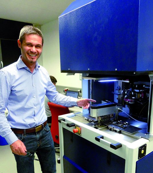 Jürgen Leicht, geschäftsführender Gesellschafter der Leicht Stanzautomation GmbH in Bretten: „Mit der Laserschweißmaschine LSM-080 haben wir eine kleine Revolution geschafft mit bisher unerreichten Ergebnissen.“ (Bild: Kuhn)