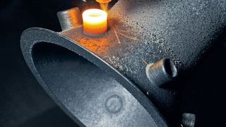 Mit der Lasertec65 3D vereint DMG Mori Laserauftragschweißen und Fräsen in einerAufspannung. (Bild: DMG Mori, SAUER GmbH)