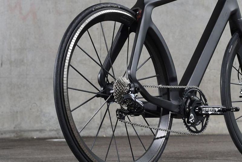 Das Renn-E-Bike soll bis zu 120 km/h schnell sein. (Bild: Carbofibretec)