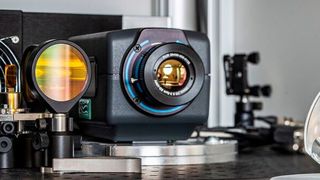 Das System besteht unter anderem aus zwei Wärmebildkameras.  (Bild: Fraunhofer IOF)