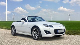 Fahrzeuge wie der Mazda MX-5 gehören zum Cabrio-Angebot auf Autohero. (Bild: Teddy Charti/Unsplash.com)