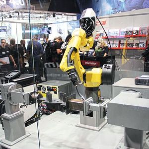 Kleiner Rundumblick am Stand von EMW auf der Euroblech 2018...Der Schwerpunkt liegt unter anderem auf Industrie 4.0 und Automatisierung. Letzteres jetzt durch die Kooperation mit der H.Euen GmbH.