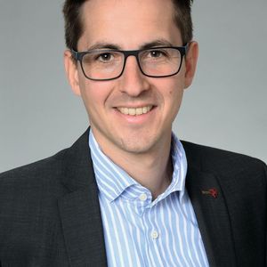 (Schneider Electric)