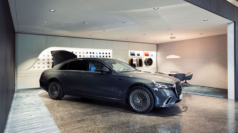 Pratteln gehört zu den wenigen Standorten weltweit, die den Topmodellen einen eigenständigen Showroom widmen. (Bild: Jan Kriwanek)