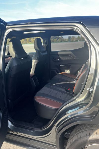 ... wie hinten. Die Rückbank lässt sich verschieben. (Bild: Simon – VCG)