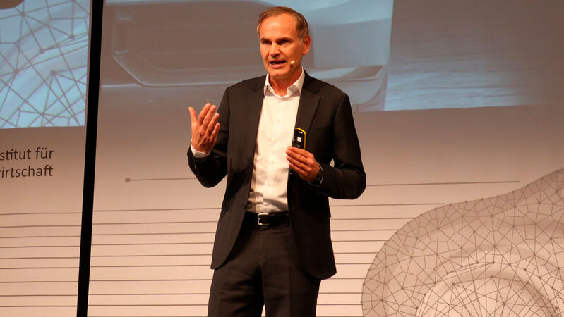 „Wir halten nichts davon, eine Brennstoffzelle in einen Pkw zu bauen“, sagte Porsche-Chef Oliver Blume beim Ifa-Kongress in Nürtingen.