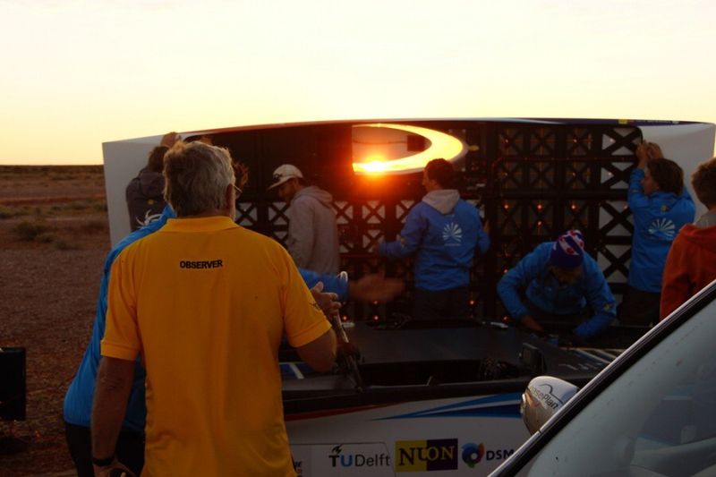 Impressionen vom Solarautorennen World Solar Challenge 2013. (Bild: World Solar Challenge)