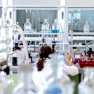 Die 10 forschungsstärksten Branchen (Bild: Pixabay/jarmoluk)