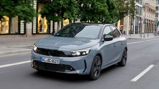 Die Kosten für Kleinwagen wie etwa dem Opel Corsa haben sich in Deutschland seit 2012 annähernd verdoppelt. (Bild: Opel)