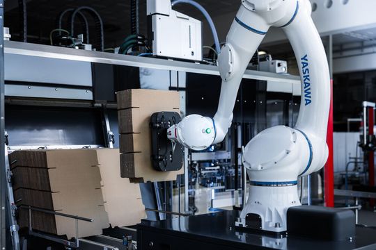 Der HC20DTP bietet eine große Reichweite und erreicht damit auf einer Standard-Europalette jeden Punkt.(Bild:  Yaskawa)