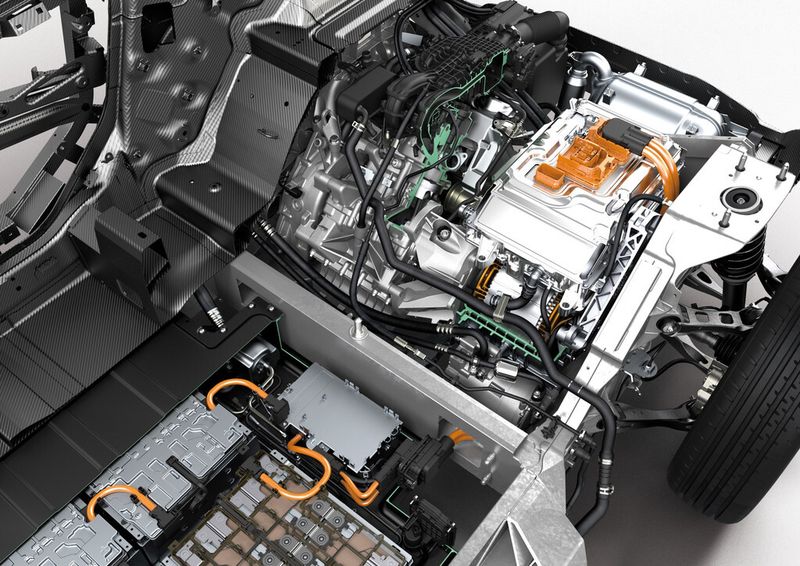 Der BMW i3 ist ein Elektrofahrzeug mit CFK-Fahrgastzelle, Aluminiummodul für Antrieb und neuentwickeltem Elektromotor, Leistungselektronik und Lithium-Ionen-Batterie. (Bild: BMW)