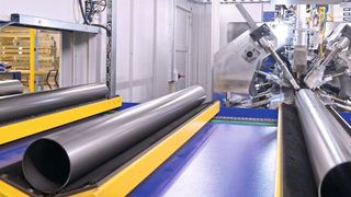 Im flexiblen Rohrproduktionscenter Variostar von Weil sind Mehrwalzen- und Laserschweißanlage kombiniert. (Bild: Weil Technology GmbH)