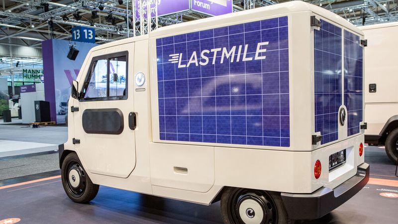 Die verfügbaren Aufbau-Varianten für den Prototyp umfassen unter anderem eine Standardversion, einen Kühlkoffer oder eine Pritsche. (Bild: Electric Brands)