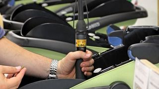 Die sicherheitskritischen Schraubfälle dieser „Babyschalen“ montiert ein 
Tensor-SL-Schrauber. (Bilder: Atlas Copco) (Archiv: Vogel Business Media)