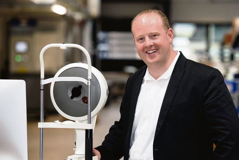 Geschäftsführer Christian Kirchhübel blickt positiv in die Zukunft. Nicht zuletzt, weil die weltweite Nachfrage nach innovativen Optikprodukten aus dem Hause Oculus zunimmt. (Kardex Remstar)