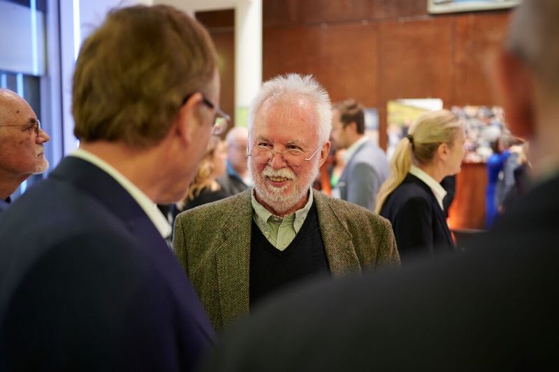 Impressionen vom ELEKTRONIKPRAXIS Frühlingsfest 2023 im Ketterer Kunst mit der Verabschiedung von Johann Wiesböck.  (Bild: © EYE AM CHRIS)