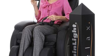 Der Relax Tower Gravity Plus ist gut für das betriebliche Gesundheitsmanagement geeignet. Das System bietet Entspannung auch im Rahmen von Regenerationspausen in Unternehmen. (Bild: Brainlight)