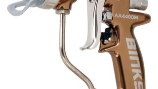 Die ITW-Handlackierpistole soll sich durch einen besonders weichen und gleichmäßigen Spritzstrahl und extrem niedrige Übersprühverluste auszeichnen.  Bild: ITW (Archiv: Vogel Business Media)