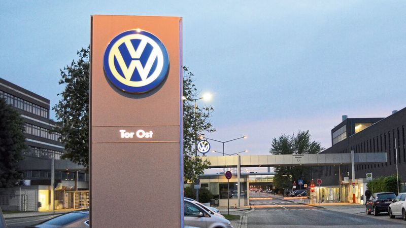 Volkswagen muss sparen – wie es scheint über die bisherigen Ziele hinaus. Nun droht ein heftiger Konkflikt mit der Arbeitnehmervertretung.(Bild:  Rehberg / VCG)