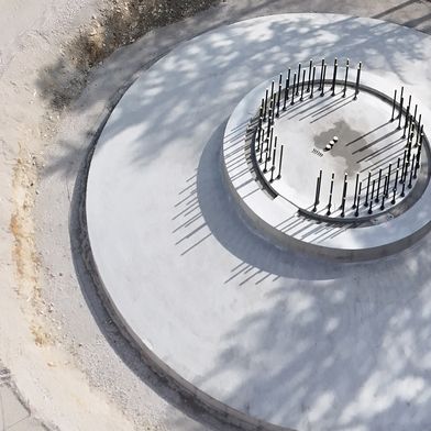 Fundament fertiggestellt: In Winnberg bei Sengenthal im Landkreis Neumarkt i.d.OPf. entsteht eine Windenergieanlage mit Turm in Weltrekorddimension auf Basis seriengefertigter Bauweise.  (Bild: Max Bögl Wind / Florian Paul )