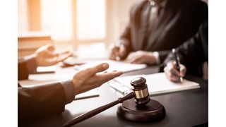 Der Automobilzulieferer Metal Technologies Kitzingen musste infolge der Wirtschaftskrise 2008 Insolvenz anmelden. (©Morakot - stock.adobe.com)