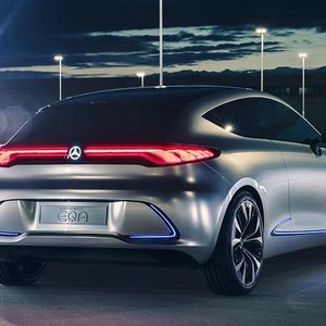 (Mercedes-Benz)