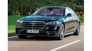 Autonomer Luxus! Beim Stuttgards Premiumfahrzeug-Hersteller Mercedes-Benz wurde wohl der Meinungsveränderer geschwungen, denn nun will man doch in den Sektor der Robotaxis einsteigen. Robotisch gefahren werden soll demnach im Rahmen der S-Klasse. (Bild: Mercedes-Benz)
