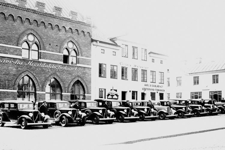 Hier eine Parade von Volvo-Taxis der Serie TR 700, aufgenommen 1936. (Bild: Volvo)