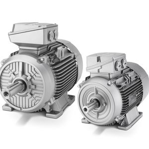Die Drehstrom-Asynchronmotoren der Baureihe Simotics GP für Standardanwendungen und Simotics SD für raue Umgebungsbedingungen gibt es bei gleichen Achshöhen wie bisher in Energieeffizienzklasse IE4.